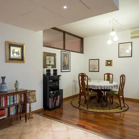 Family Friendly House 아파트 레체