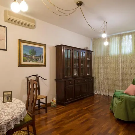 Family Friendly House 아파트